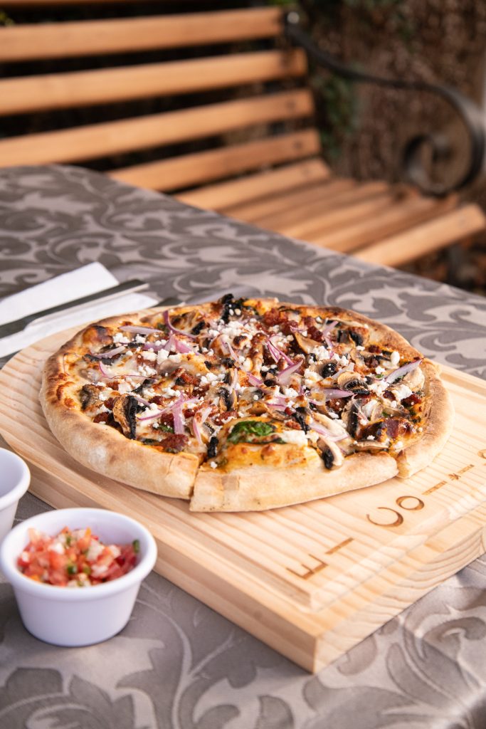 pizza mestiza table
